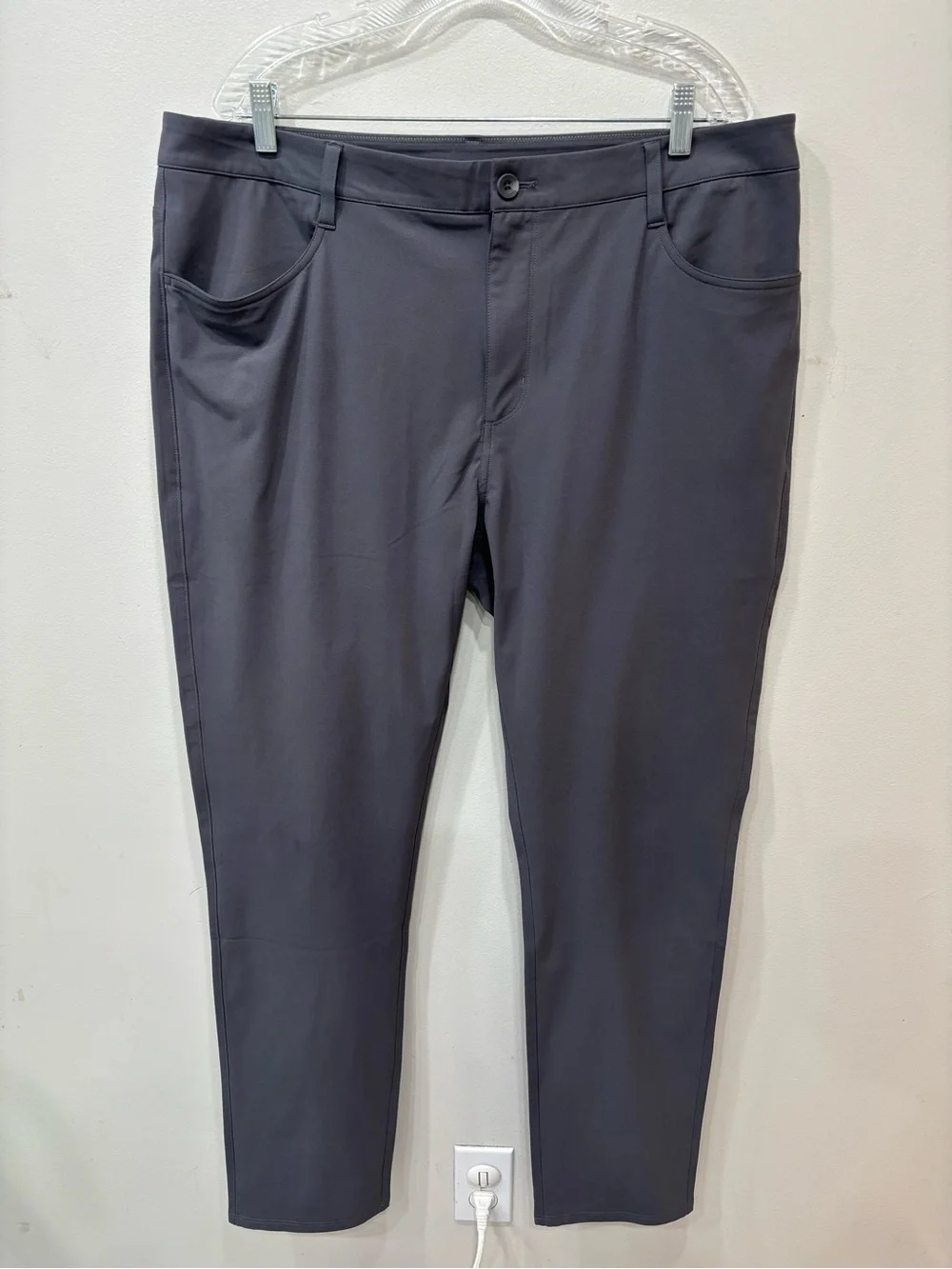 Vuori Performance Five Pockets Meta Pants Gray Men’s Size 38